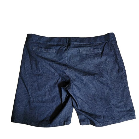 Chic Denim Shorts 24W Blue Stretch Pockets NWT! - Picture 3 of 3